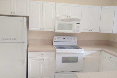 Condo in Miramar, Florida, 1 bedroom  № 1997471 - photo 4