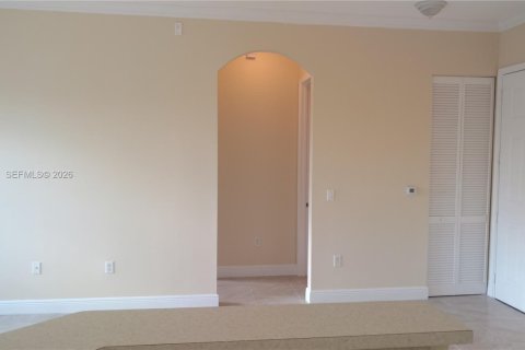 Condo in Miramar, Florida, 1 bedroom  № 1997471 - photo 11