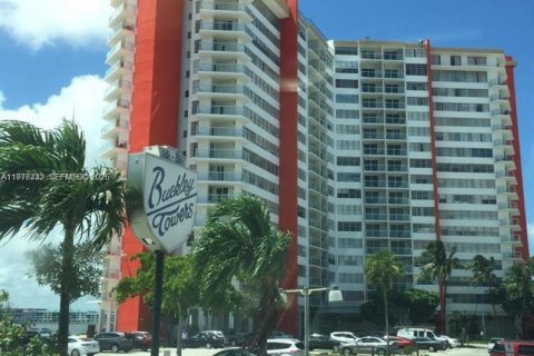 Condo in Miami, Florida, 1 bedroom  № 2041855