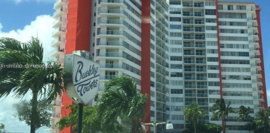 Condo in Miami, Florida, 1 bedroom  № 2041855