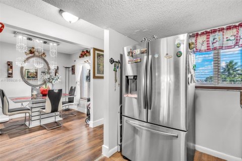 Condo in Hialeah Gardens, Florida, 3 bedrooms  № 1887369 - photo 22