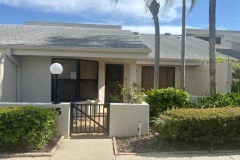 Condo in Saint Petersburg, Florida, 2 bedrooms  № 2296537