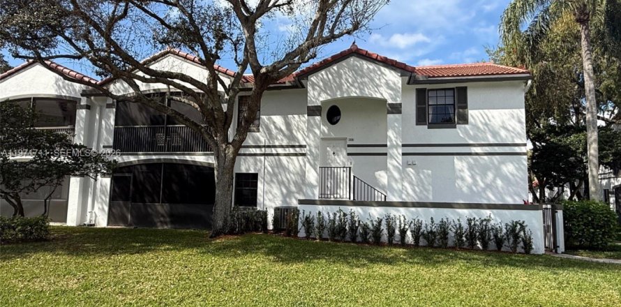 Condo in Pembroke Pines, Florida, 3 bedrooms  № 2036390