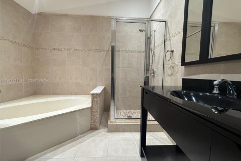 Condo in Pembroke Pines, Florida, 3 bedrooms  № 2036390 - photo 18