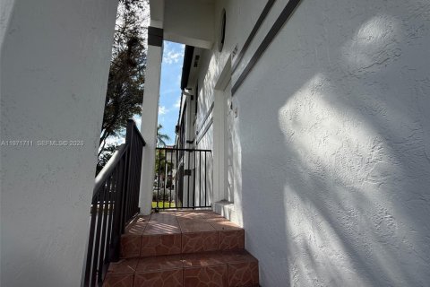 Condo in Pembroke Pines, Florida, 3 bedrooms  № 2036390 - photo 29