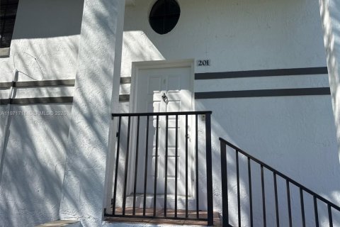 Condo in Pembroke Pines, Florida, 3 bedrooms  № 2036390 - photo 5