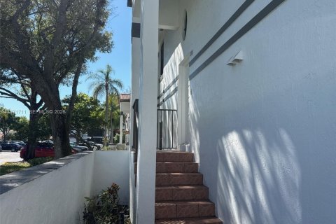 Condo in Pembroke Pines, Florida, 3 bedrooms  № 2036390 - photo 6