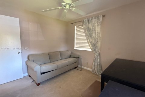 Condo in Pembroke Pines, Florida, 3 bedrooms  № 2036390 - photo 22