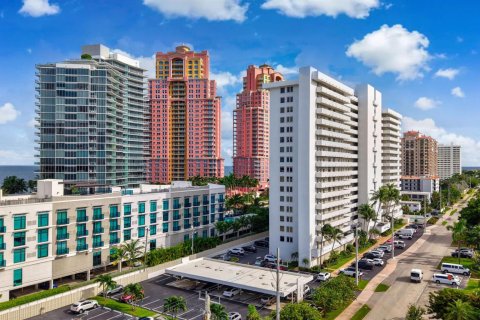 Condominio en venta en Fort Lauderdale, Florida, 3 dormitorios, 132.39 m2 № 2377260 - foto 23