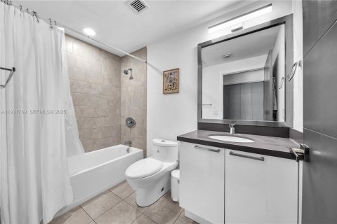 Купить кондоминиум в Майами, Флорида 2 спальни, 118.36м2, № 2145661 - фото 10