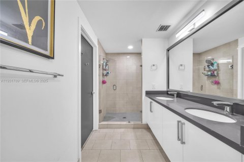 Купить кондоминиум в Майами, Флорида 2 спальни, 118.36м2, № 2145661 - фото 8