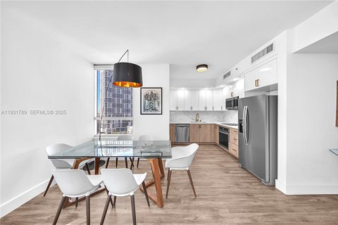 Купить кондоминиум в Майами, Флорида 2 спальни, 118.36м2, № 2145661 - фото 5