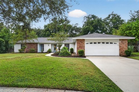 House in Longwood, Florida 4 bedrooms, 225.2 sq.m. № 2400263