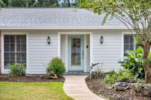 House in Longwood, Florida 4 bedrooms, 225.2 sq.m. № 2400263 - photo 2