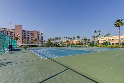 Condo in South Pasadena, Florida, 2 bedrooms  № 1740642 - photo 29