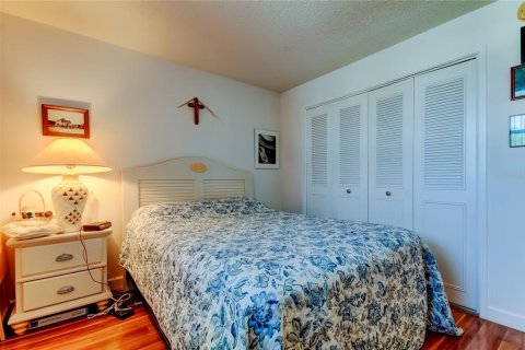Condo in South Pasadena, Florida, 2 bedrooms  № 1740642 - photo 25