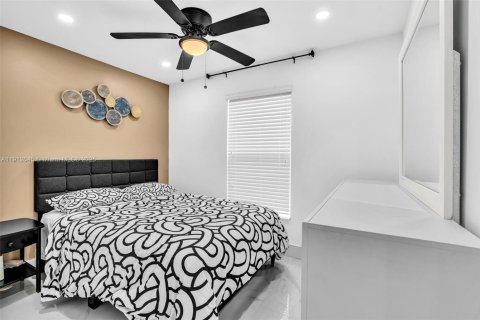House in Miami, Florida 2 bedrooms, 74.32 sq.m. № 2013570 - photo 17