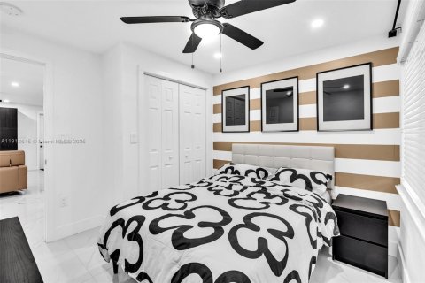 House in Miami, Florida 2 bedrooms, 74.32 sq.m. № 2013570 - photo 19