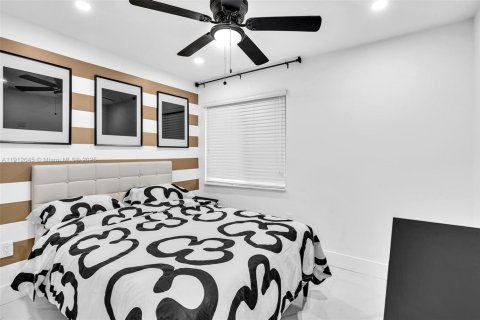 House in Miami, Florida 2 bedrooms, 74.32 sq.m. № 2013570 - photo 18