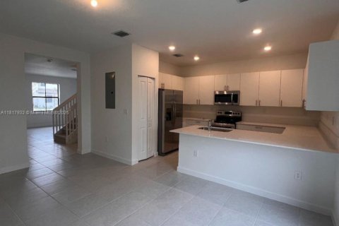 Townhouse in Homestead, Florida 3 bedrooms, 149.76 sq.m. № 1774585 - photo 8