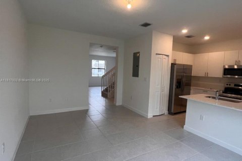 Townhouse in Homestead, Florida 3 bedrooms, 149.76 sq.m. № 1774585 - photo 9