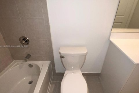 Townhouse in Homestead, Florida 3 bedrooms, 149.76 sq.m. № 1774585 - photo 15