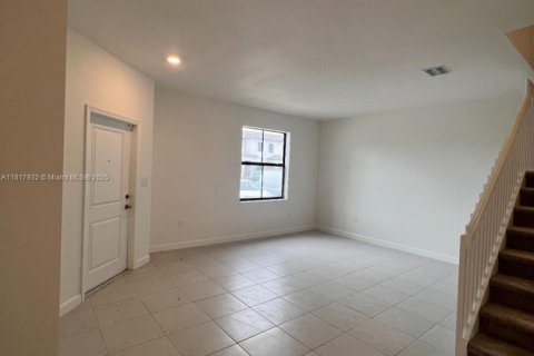 Townhouse in Homestead, Florida 3 bedrooms, 149.76 sq.m. № 1774585 - photo 4