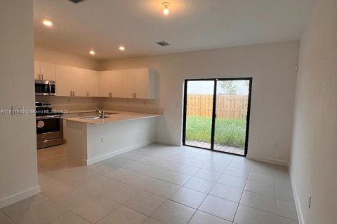 Townhouse in Homestead, Florida 3 bedrooms, 149.76 sq.m. № 1774585 - photo 7