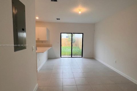 Townhouse in Homestead, Florida 3 bedrooms, 149.76 sq.m. № 1774585 - photo 6