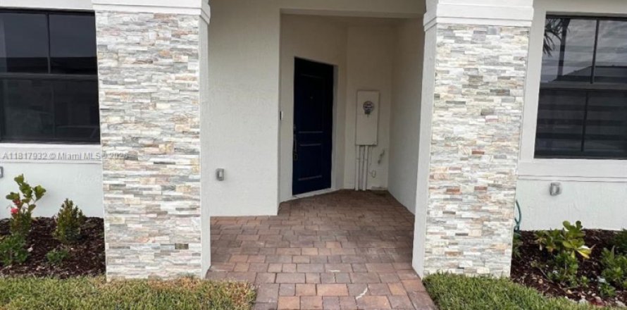 Townhouse in Homestead, Florida 3 bedrooms, 149.76 sq.m. № 1774585