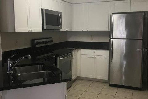 Copropriété à louer à Orlando, Floride: 2 chambres, 93.55 m2 № 2306471 - photo 4