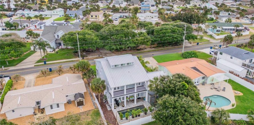 House in New Smyrna Beach, Florida 4 bedrooms, 264.03 sq.m. № 2114109