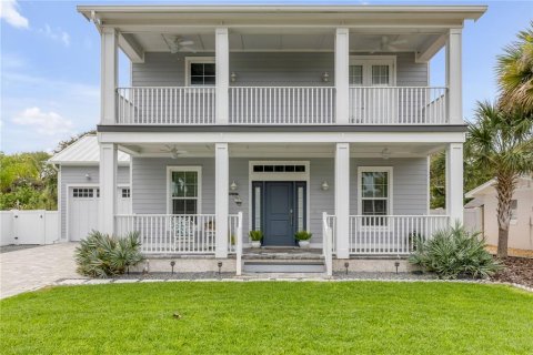 House in New Smyrna Beach, Florida 4 bedrooms, 264.03 sq.m. № 2114109 - photo 2