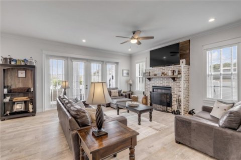 House in New Smyrna Beach, Florida 4 bedrooms, 264.03 sq.m. № 2114109 - photo 17