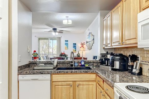 Townhouse in Sarasota, Florida 2 bedrooms, 115.76 sq.m. № 2226764 - photo 9