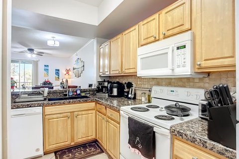 Townhouse in Sarasota, Florida 2 bedrooms, 115.76 sq.m. № 2226764 - photo 8