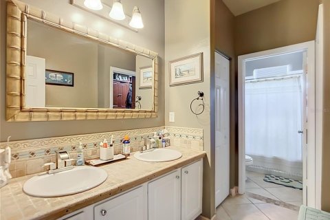 Townhouse in Sarasota, Florida 2 bedrooms, 115.76 sq.m. № 2226764 - photo 28