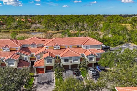 Townhouse in Sarasota, Florida 2 bedrooms, 115.76 sq.m. № 2226764 - photo 2