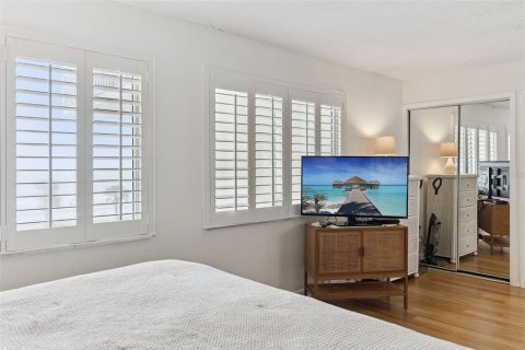 Condo in Ormond Beach, Florida, 1 bedroom № 2105297 - photo 24