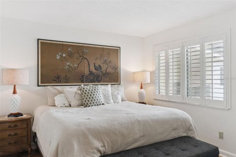 Condo in Ormond Beach, Florida, 1 bedroom № 2105297 - photo 21