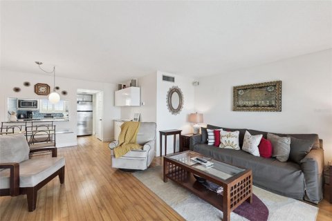Condo in Ormond Beach, Florida, 1 bedroom № 2105297 - photo 8