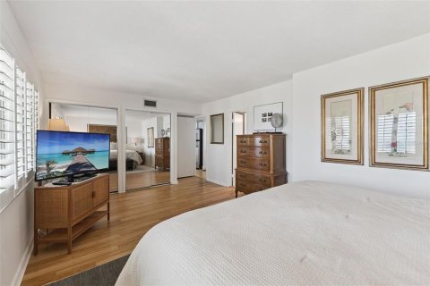 Condo in Ormond Beach, Florida, 1 bedroom № 2105297 - photo 25
