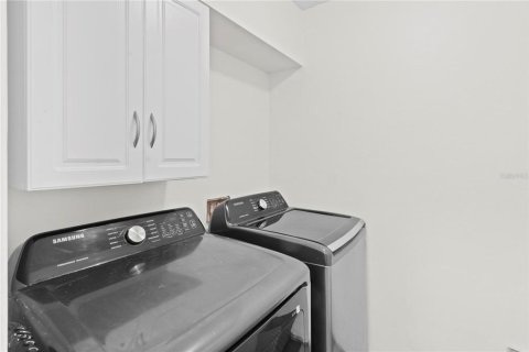 House in North Port, Florida 4 bedrooms, 171.96 sq.m. № 1916461 - photo 27