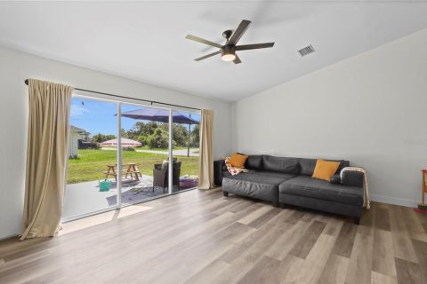 House in North Port, Florida 4 bedrooms, 171.96 sq.m. № 1916461 - photo 9