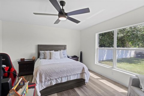 House in North Port, Florida 4 bedrooms, 171.96 sq.m. № 1916461 - photo 19