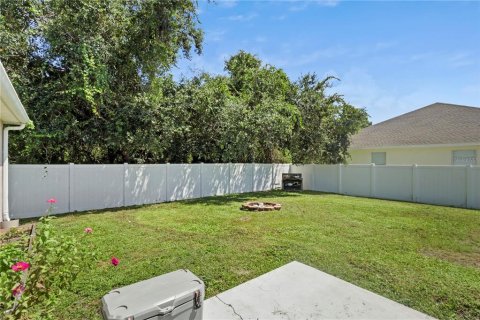 House in North Port, Florida 4 bedrooms, 171.96 sq.m. № 1916461 - photo 25