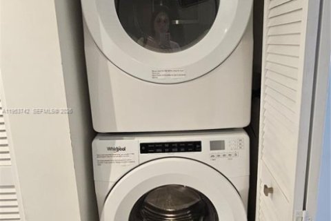 Купить кондоминиум в Дорал, Флорида 2 спальни, 95.13м2, № 2008178 - фото 11