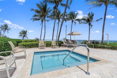 Condo in Hillsboro Beach, Florida, 2 bedrooms  № 2086980 - photo 14