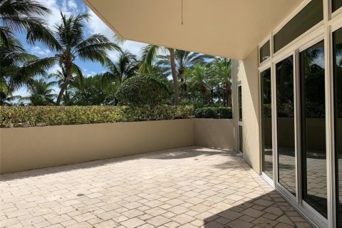 Condo in Hillsboro Beach, Florida, 2 bedrooms  № 2086980 - photo 30