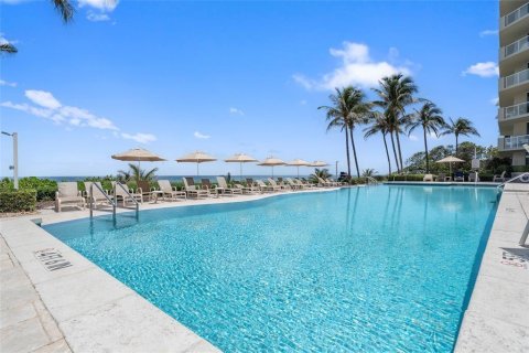 Condo in Hillsboro Beach, Florida, 2 bedrooms  № 2086980 - photo 13